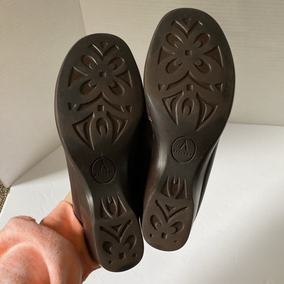 Clarks Artisan Collection Brown Leather Loafers Women Size 7M - Picture 7 of 7